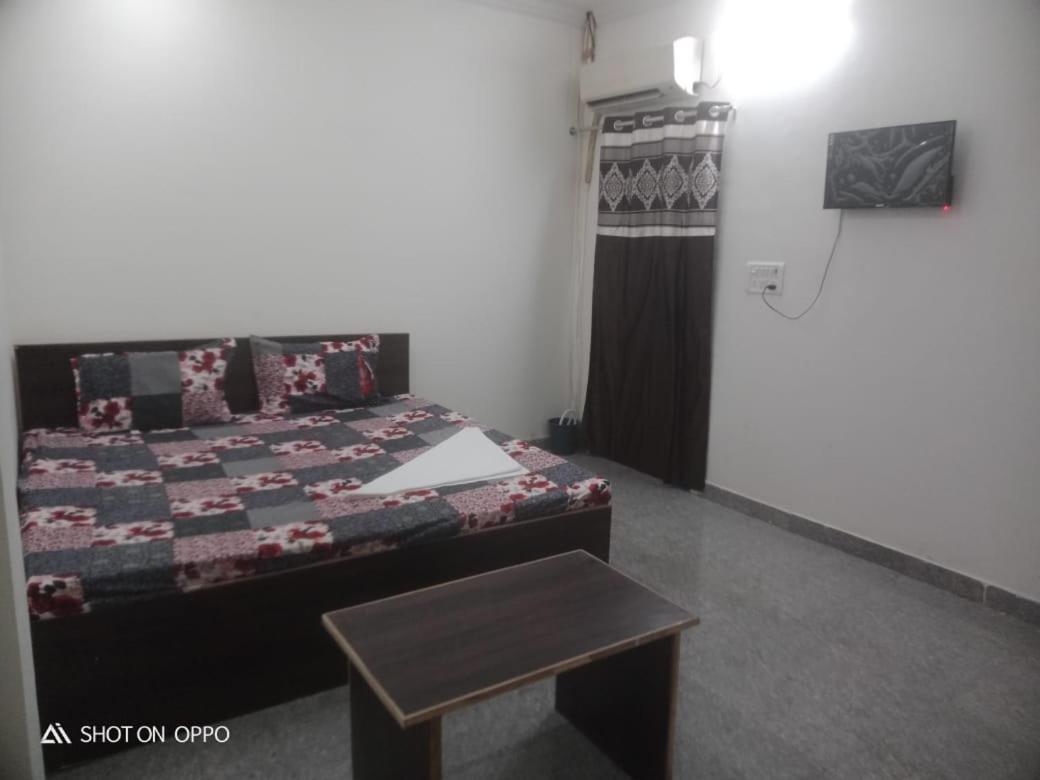 Hotel A S Palace & Restaurant By Wb Inn آغْرا المظهر الخارجي الصورة